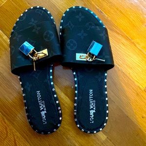 LV imitation slides. Brand new